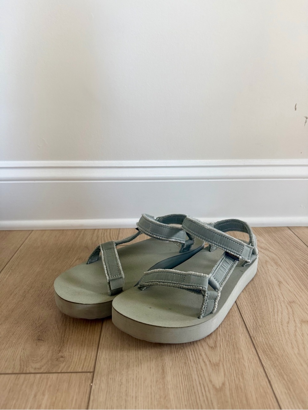 Teva universal canvas midform sandal